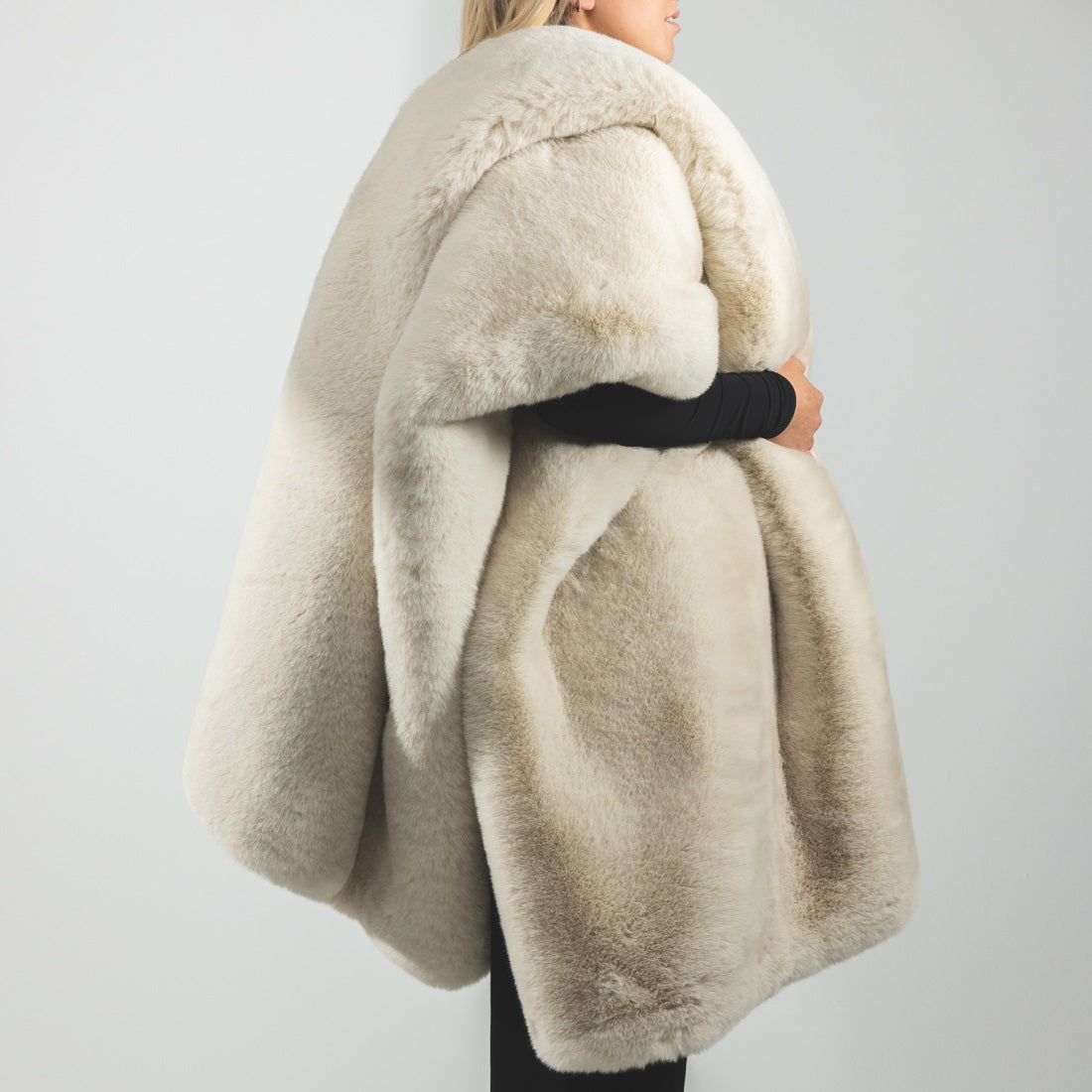 Heather Faux Fur Throw RIVIERA MAISON