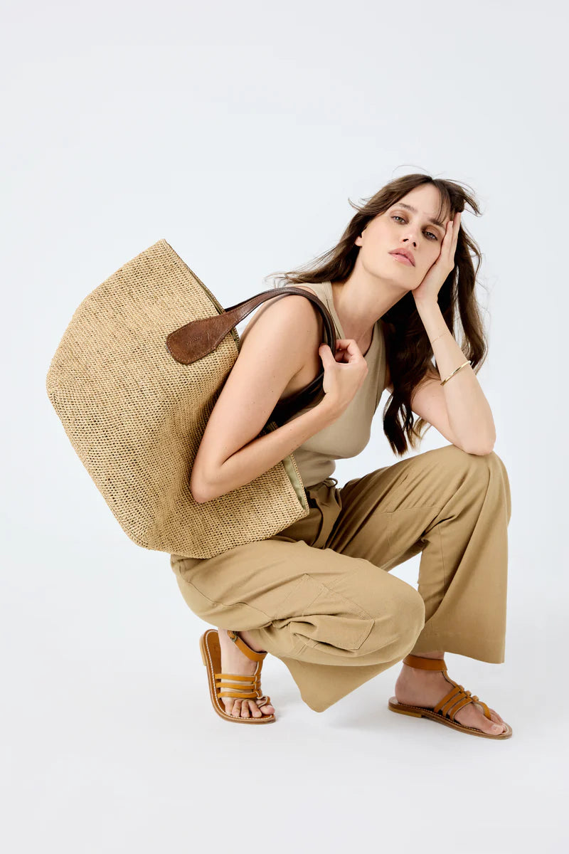 IBELIV TOKYO II Korbtasche aus handgefertigtem Raffia mit Ledergriffen und Bio-Baumwollfutter