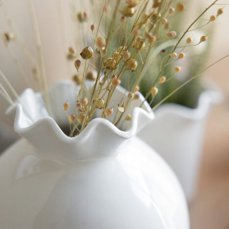 Weiße Porzellanvase