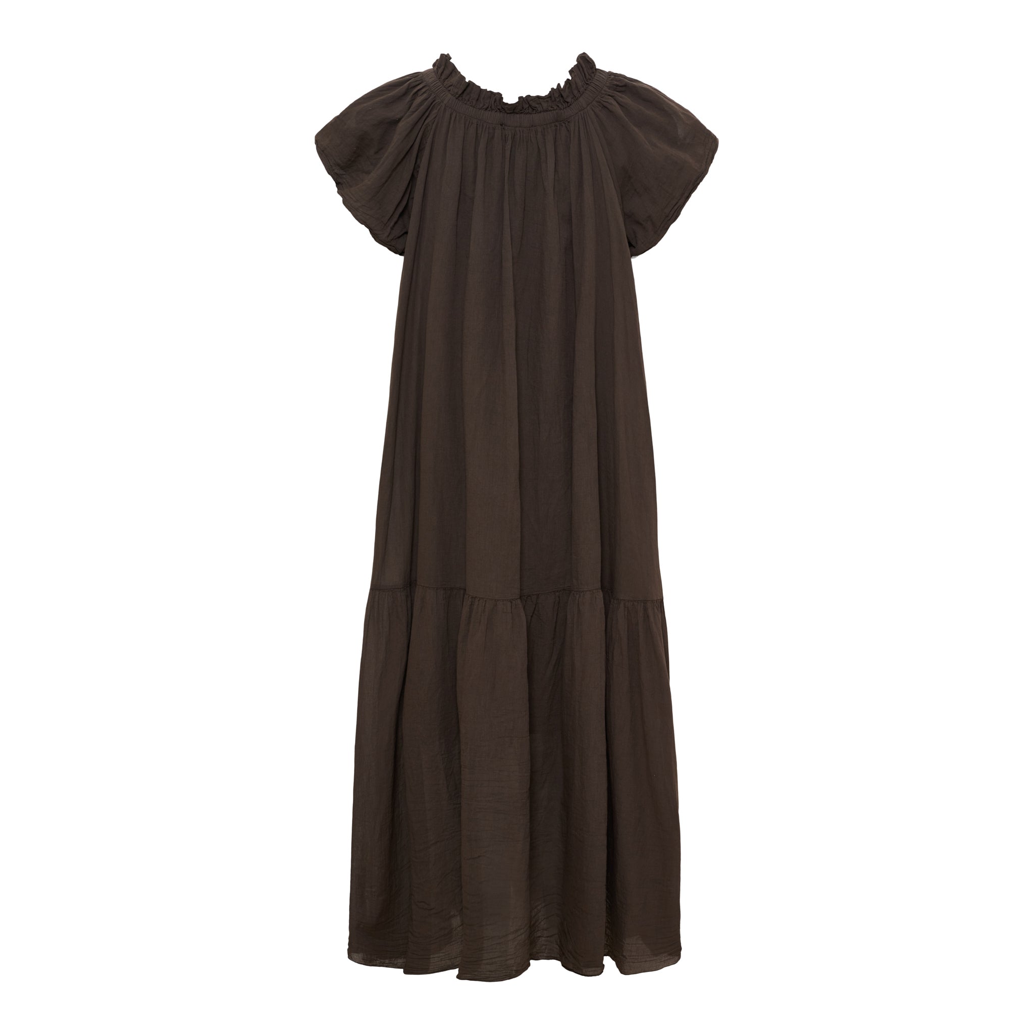 Braunes Maxikleid mit Puffärmeln, elastischem Rundhalsausschnitt und Volantsaum von Marta du Chateau auf weißem Hintergrund.