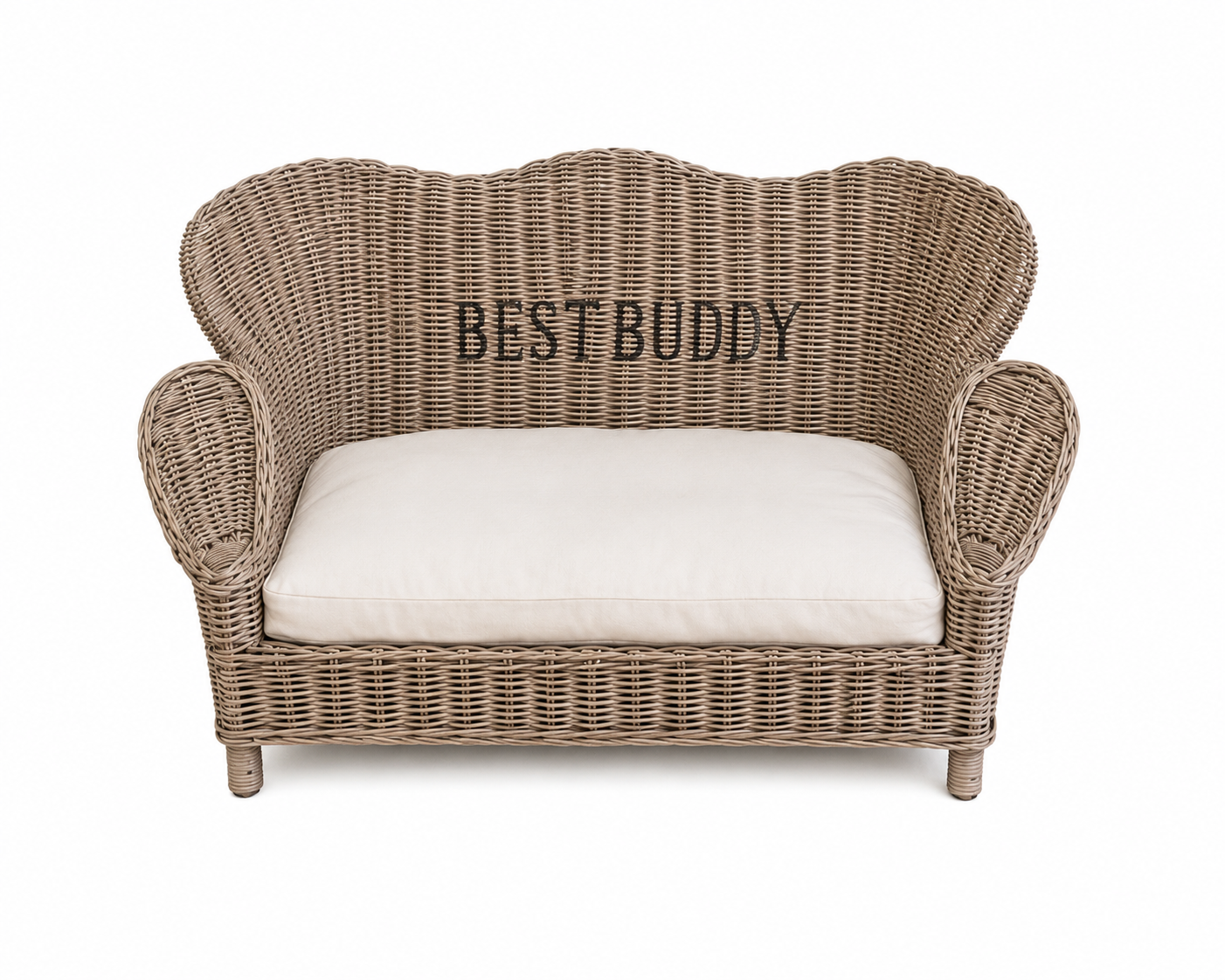 Hundebett aus Rattan in Form eines Sofas mit weißem Kissen und Beschriftung "Best Buddy".