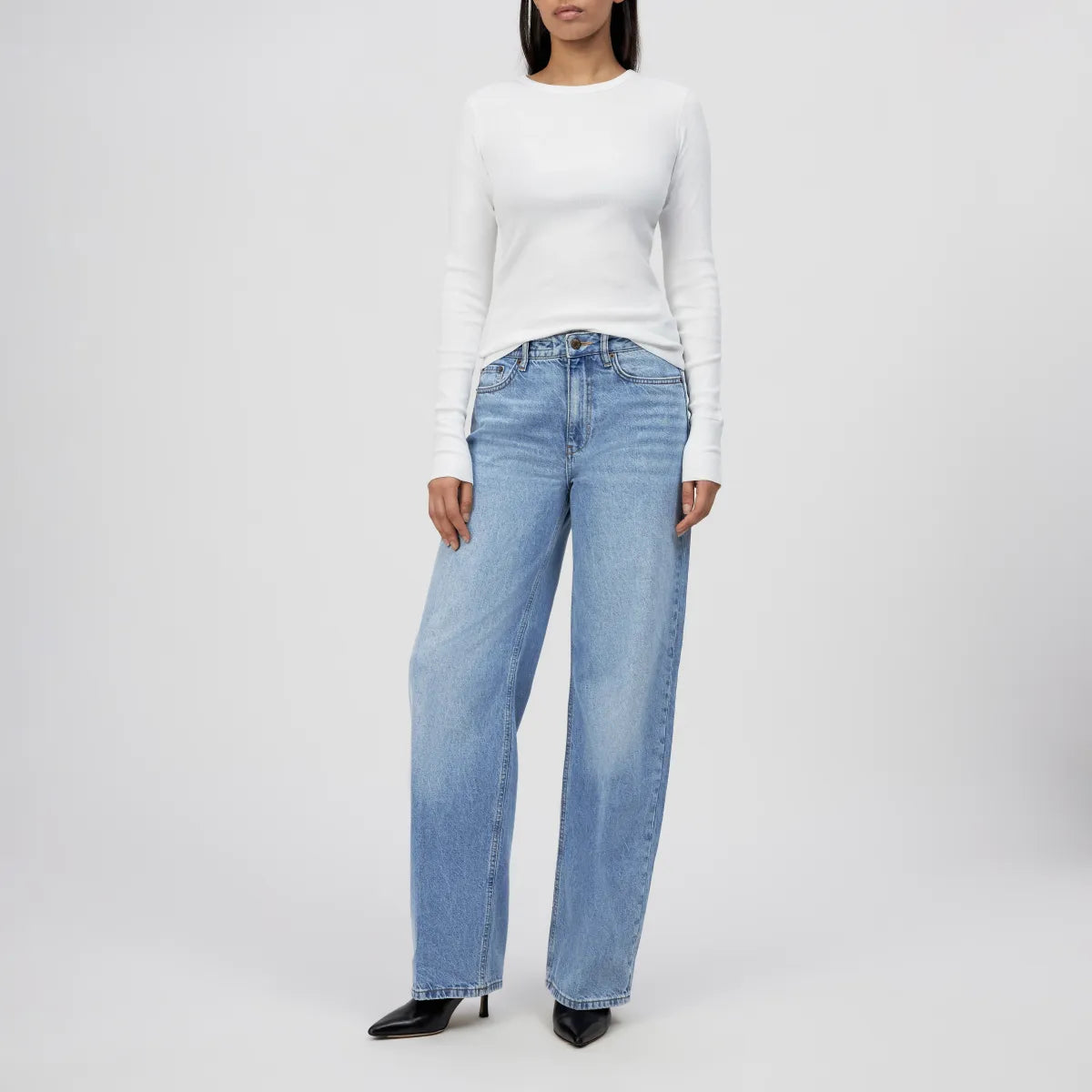 Weißes Longsleeve von Drykorn mit Rundhalsausschnit in Fein-Ripp