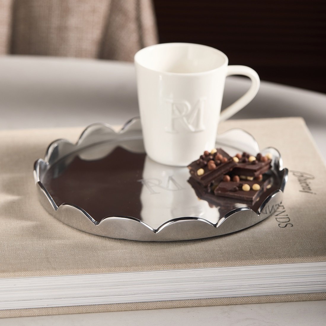 Die RM Bottle Cap Coasters von Riviera Maison verbinden stilvolles Design mit praktischer Funktion
