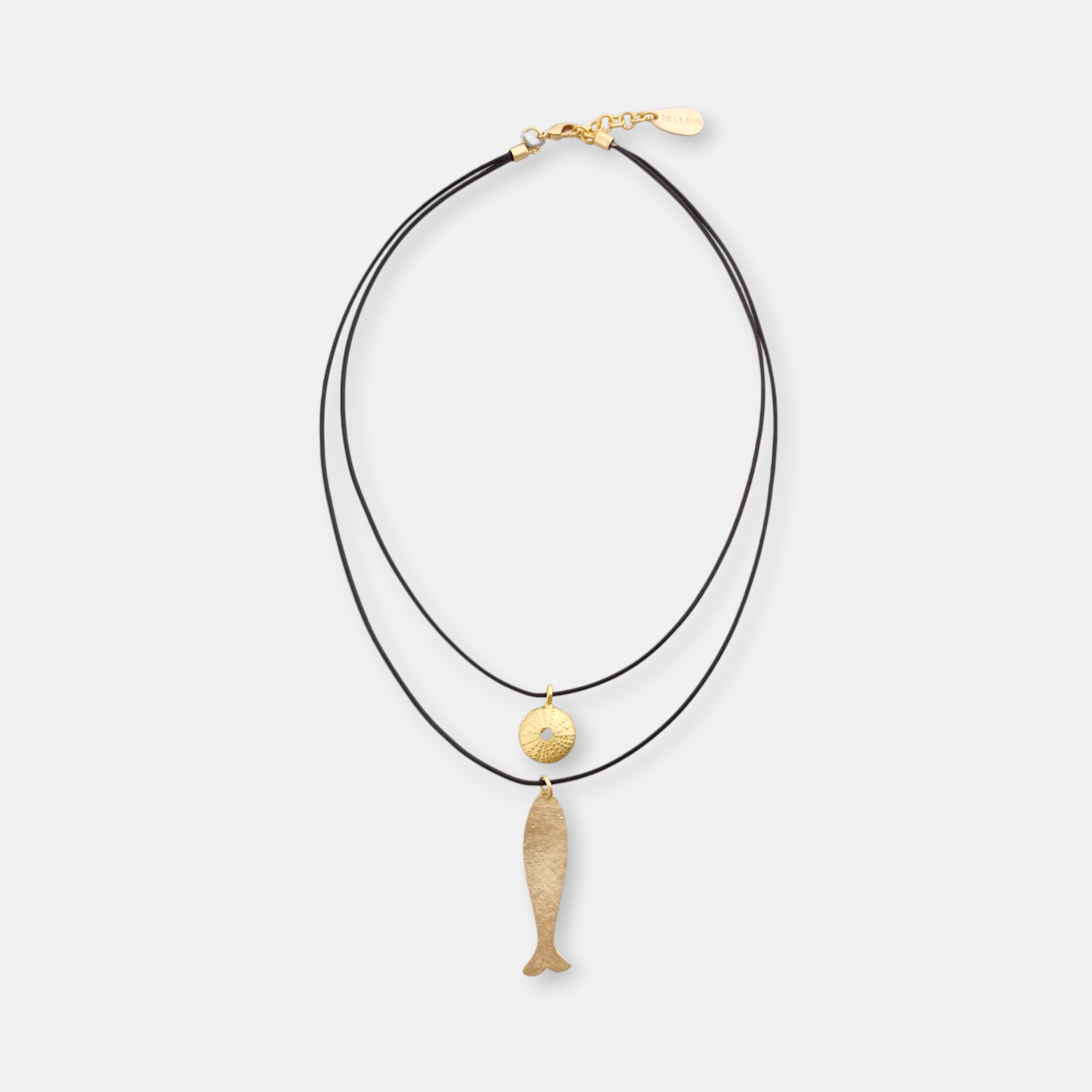 Elegante Halskette von Rosanna de la Riva mit zeitlosem Design.