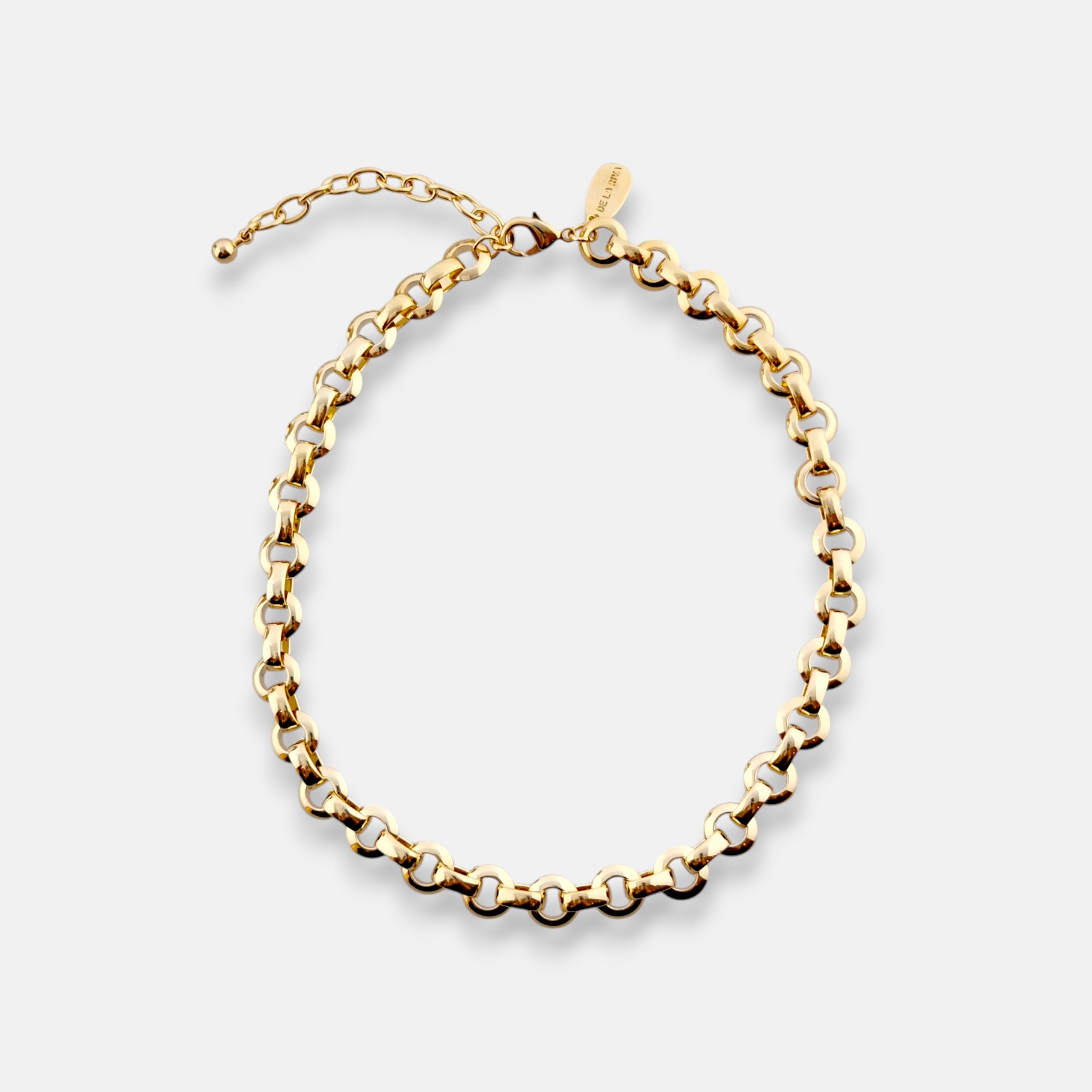 Elegante Halskette von Rosanna de la Riva mit mediterranem Design.