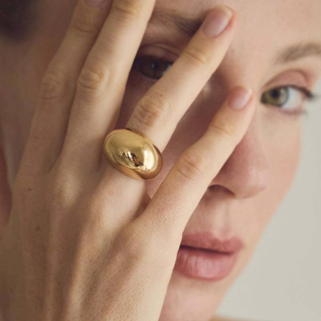 Eleganter Ring von Rosanna de la Riva mit zeitlosem Design.