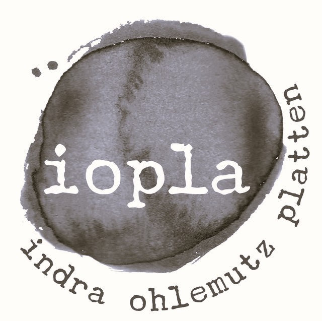 iopla Textplatten von Indra Ohlemutz Logo