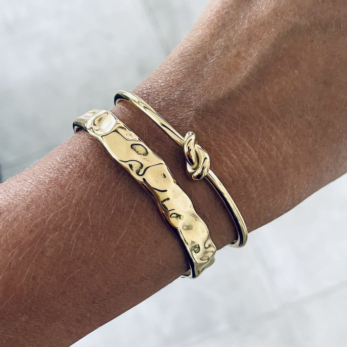 Knot Bangle Gold