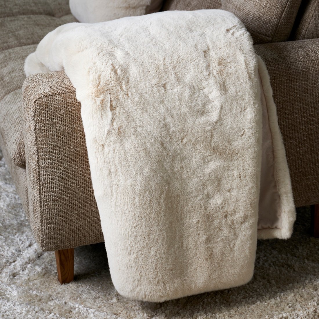 Heather Faux Fur Throw RIVIERA MAISON
