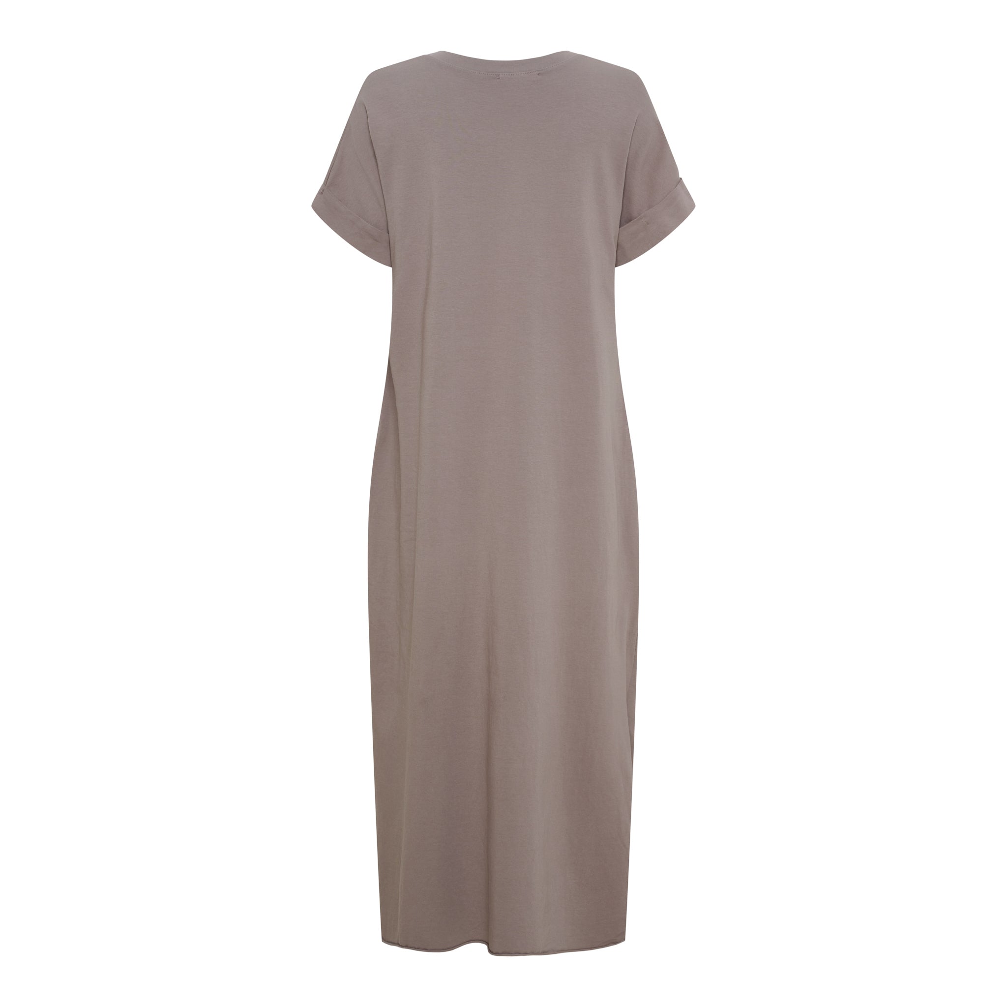 Marta du Château Maxikleid in Taupe mit V-Ausschnitt und kurzen umgeschlagenen Ärmeln. Locker geschnittenes Jerseykleid in fließender Qualität, ideal für einen entspannten Sommer-Look.