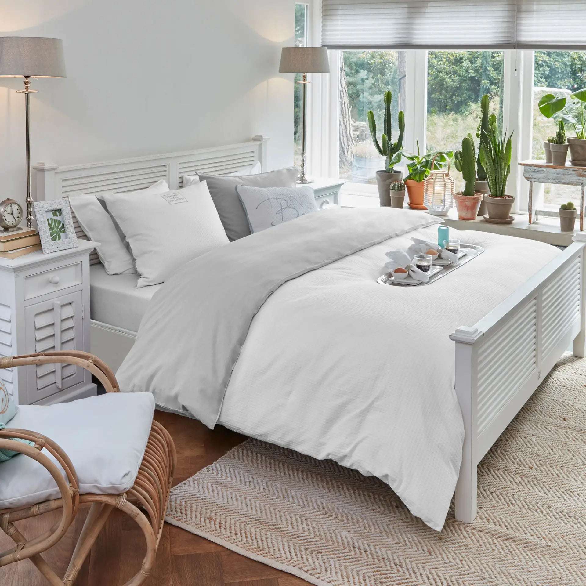 Weißes New Orleans Double Bed von Rivera Maison. Artikel-Nr. 227270