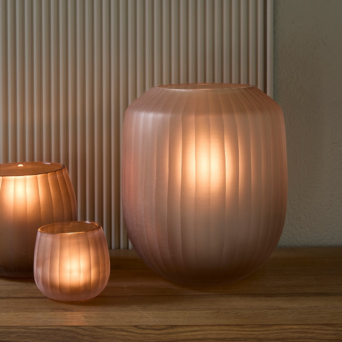 Valora Vase – geriffelte Glasvase von Riviera Maison