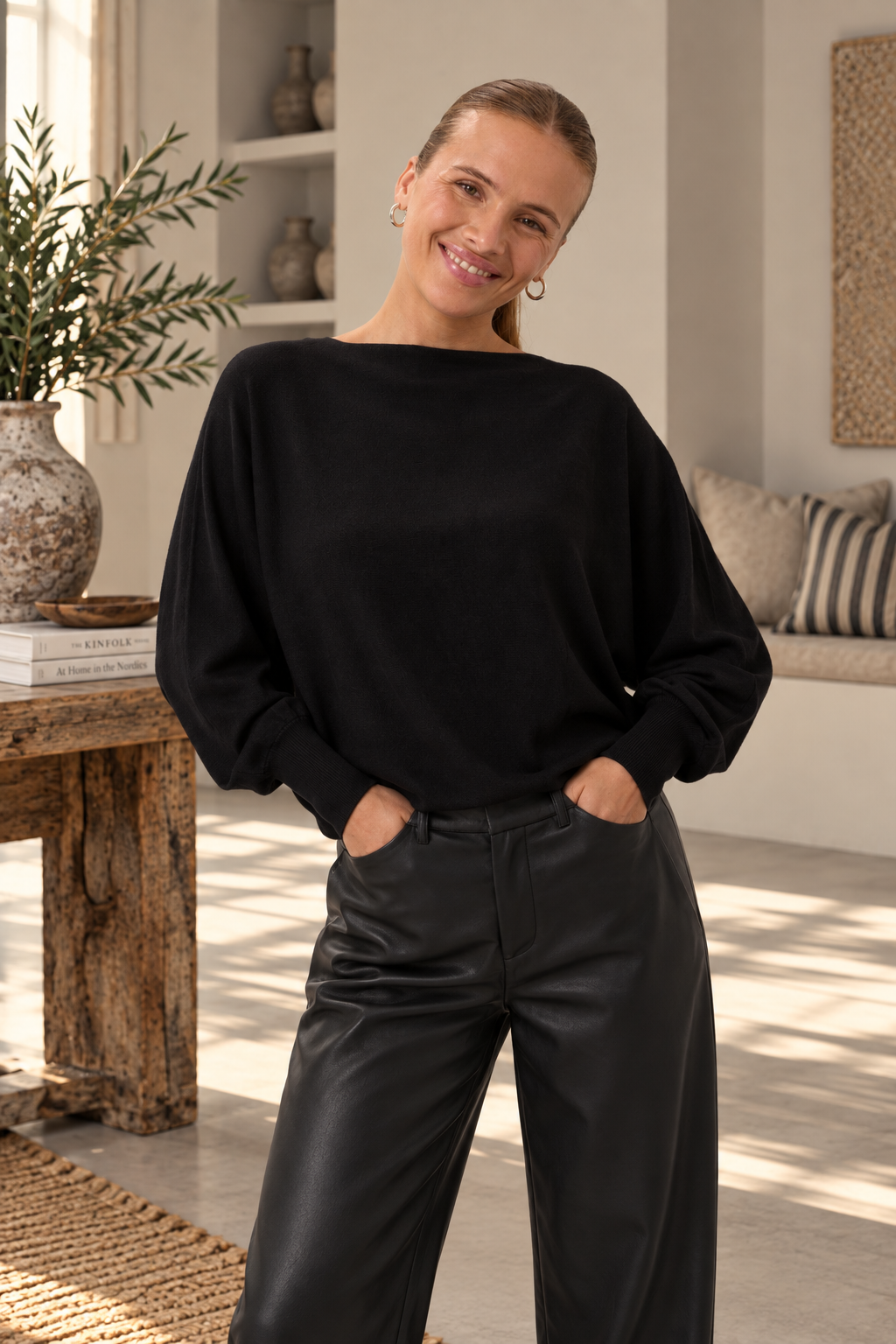 Batwing Pullover - Black Deep