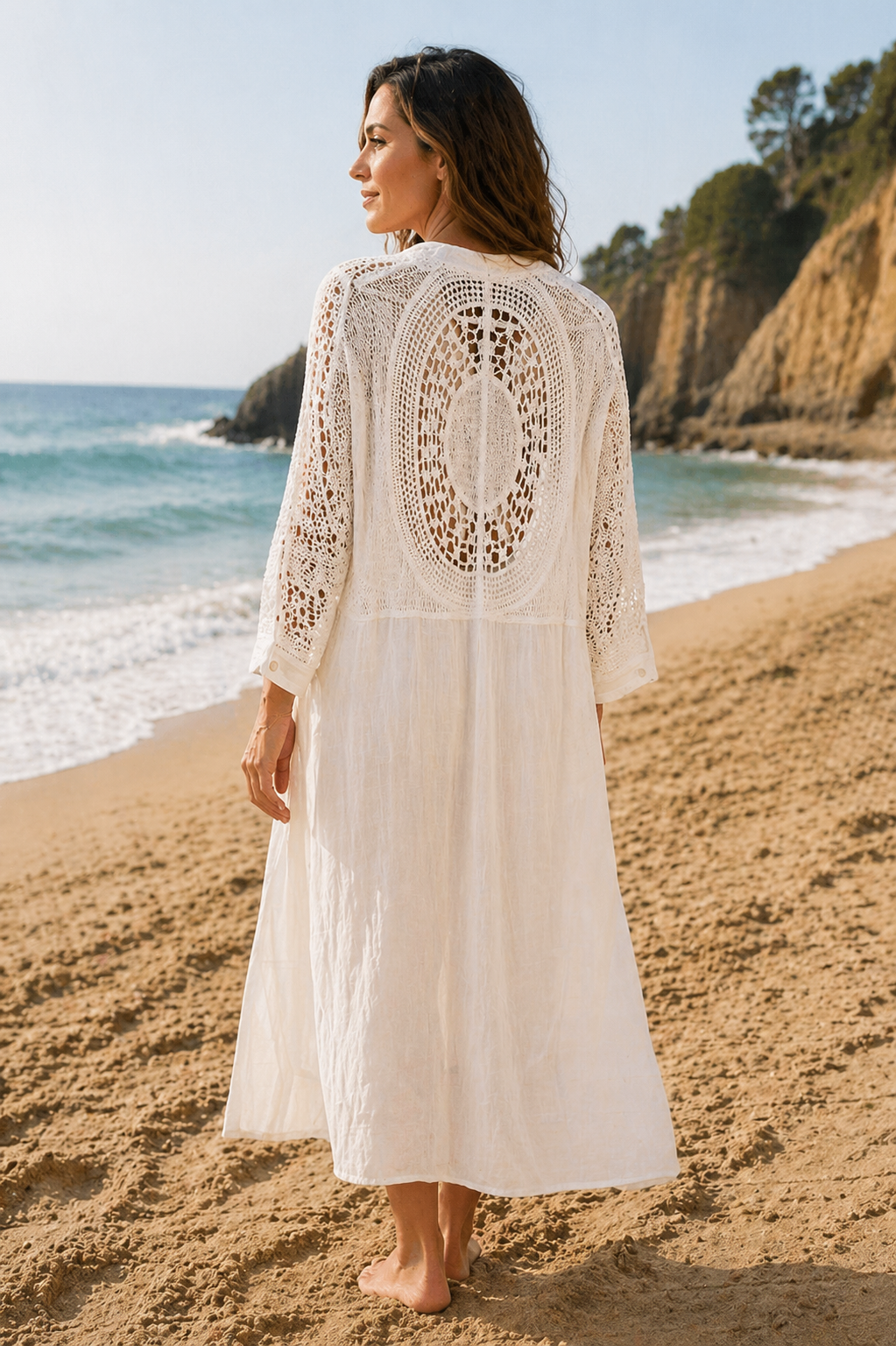 Weiße Damen Häkelstrickjacke im Boho Style