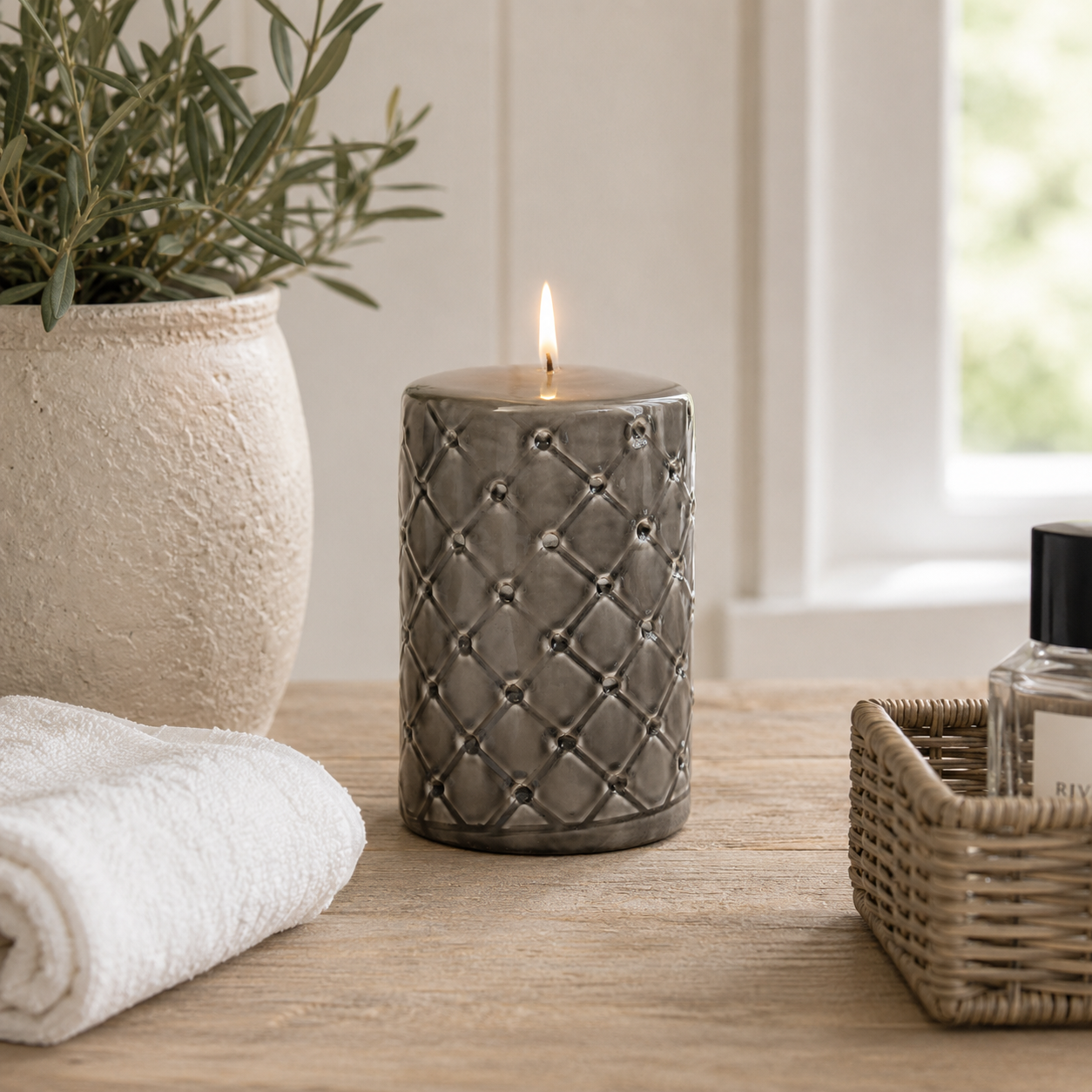 Riviera Maison Pillar Candle Padded flax 9,5x15
