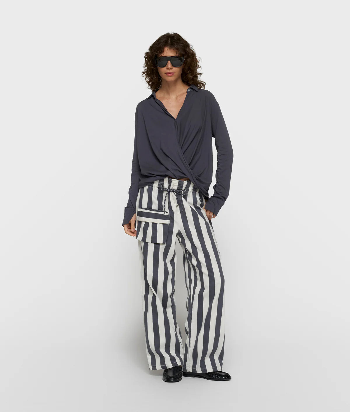 Damen bluse wrapped in der farbe steel blue von 10 days amsterdam