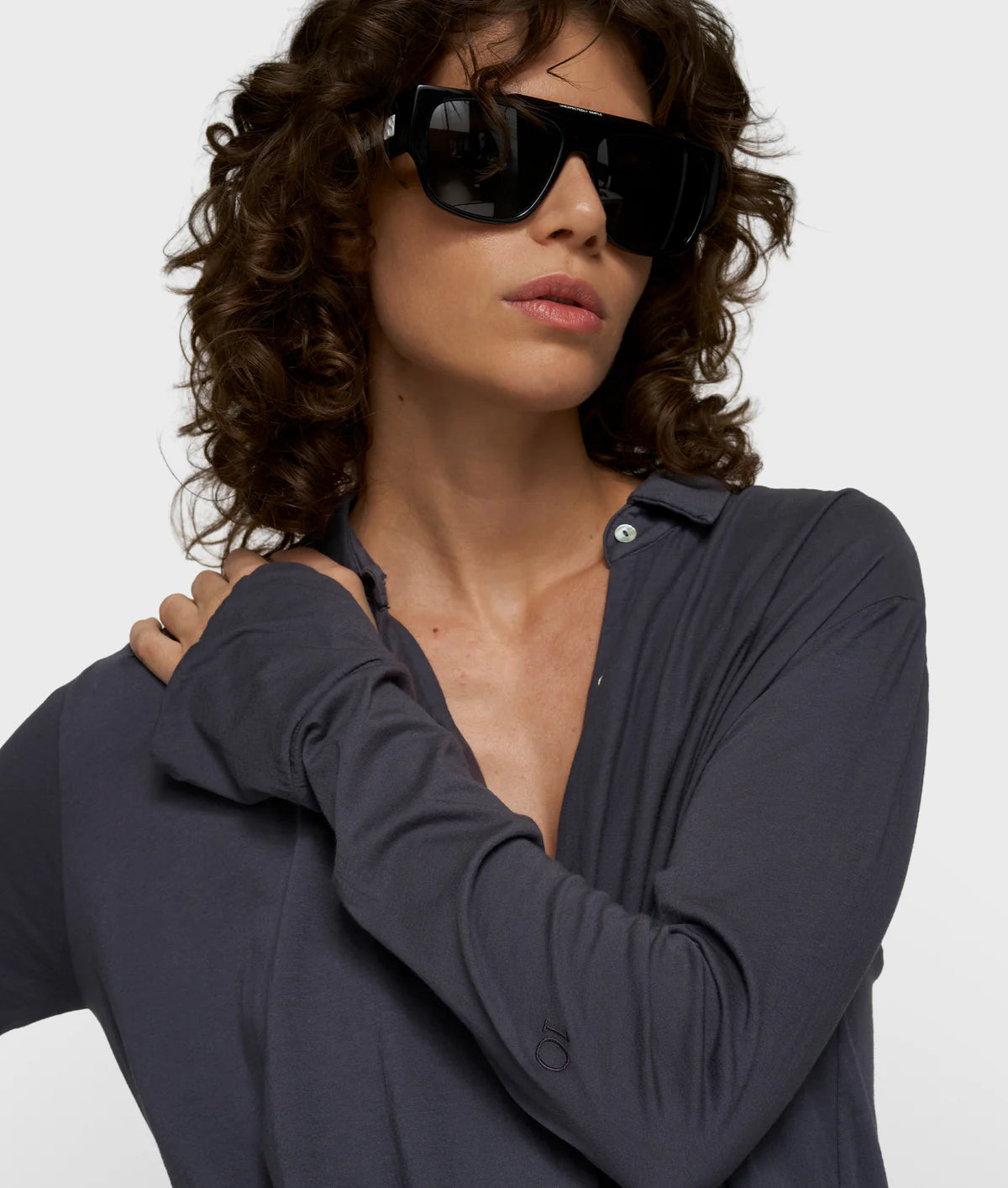 Damen bluse wrapped in der farbe steel blue von 10 days amsterdam