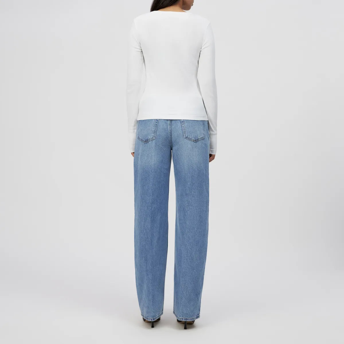 Weißes Longsleeve von Drykorn mit Rundhalsausschnit in Fein-Ripp