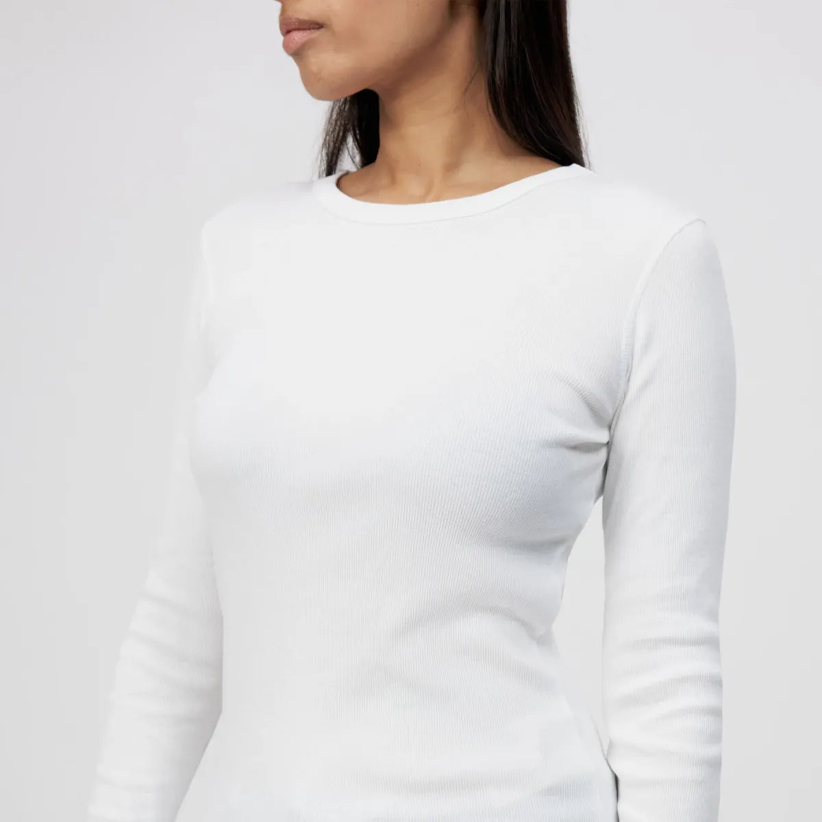 Weißes Longsleeve von Drykorn mit Rundhalsausschnit in Fein-Ripp