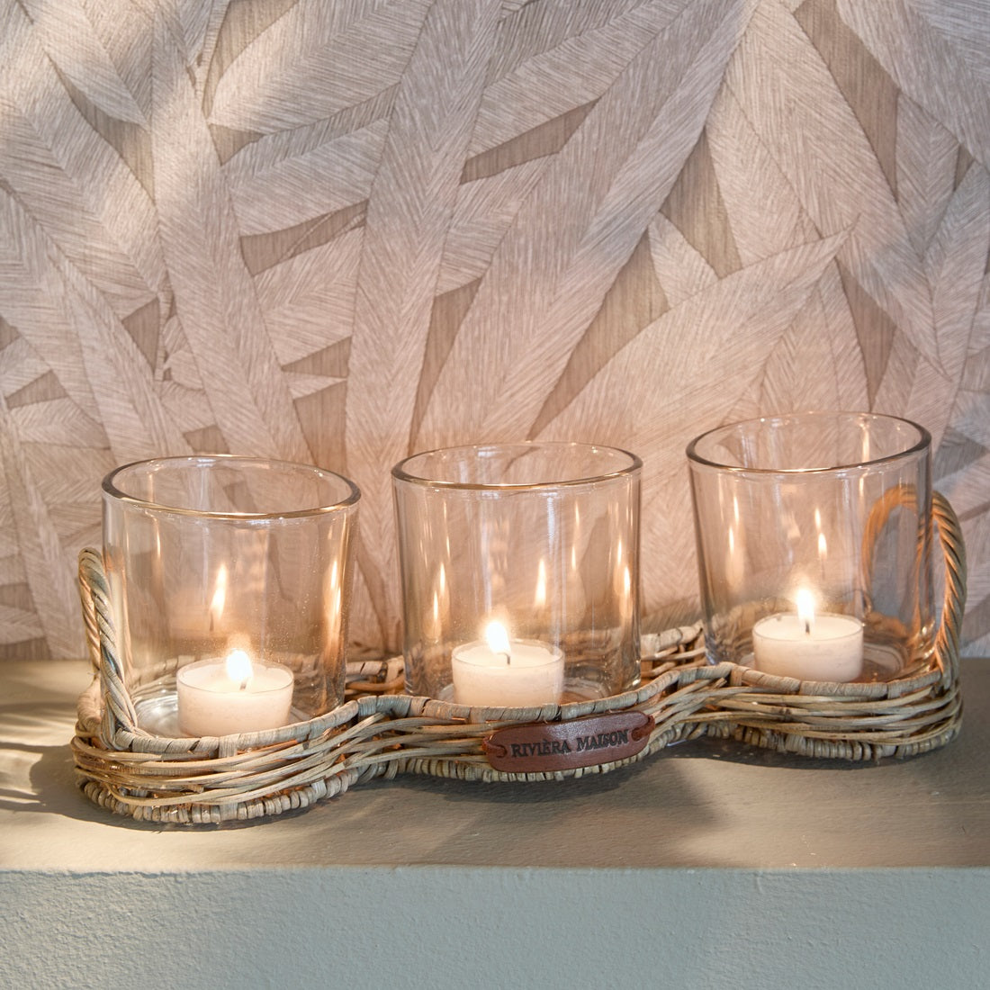 3 Windlichter auf Rattantablett Rustic Rattan Triple Votive von  RIVIERA MAISON