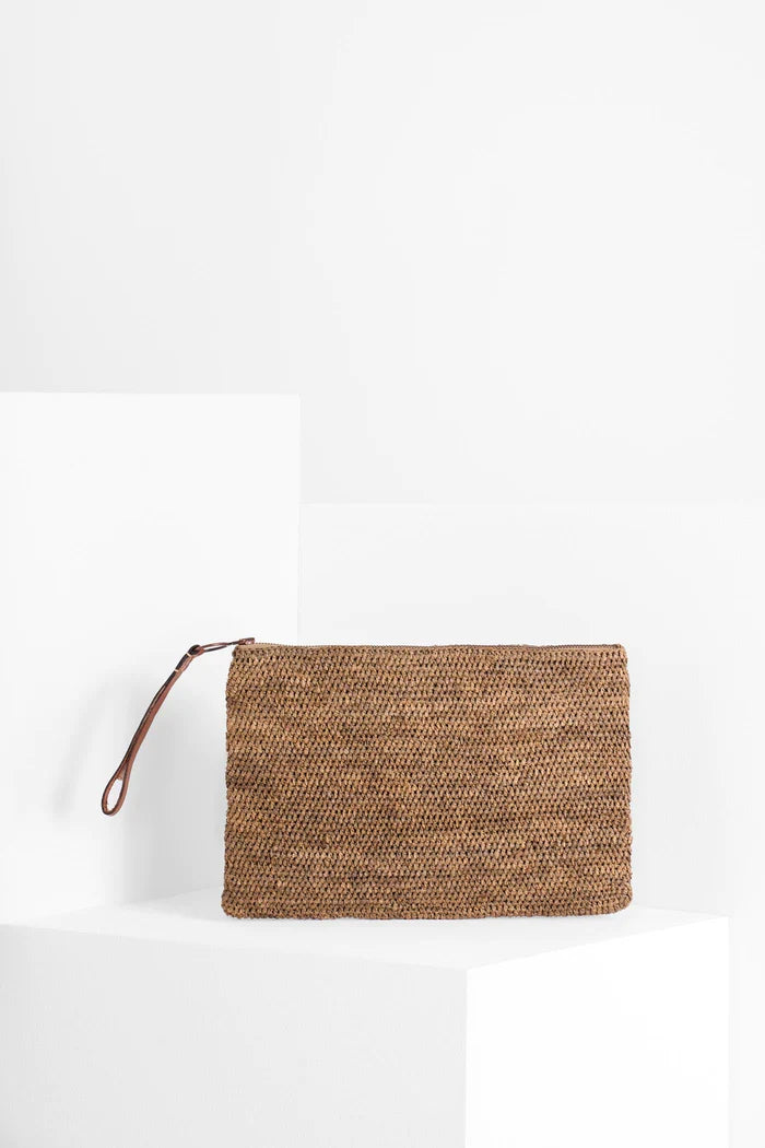 Pochette Ampy von IBELIV in DARK TEA