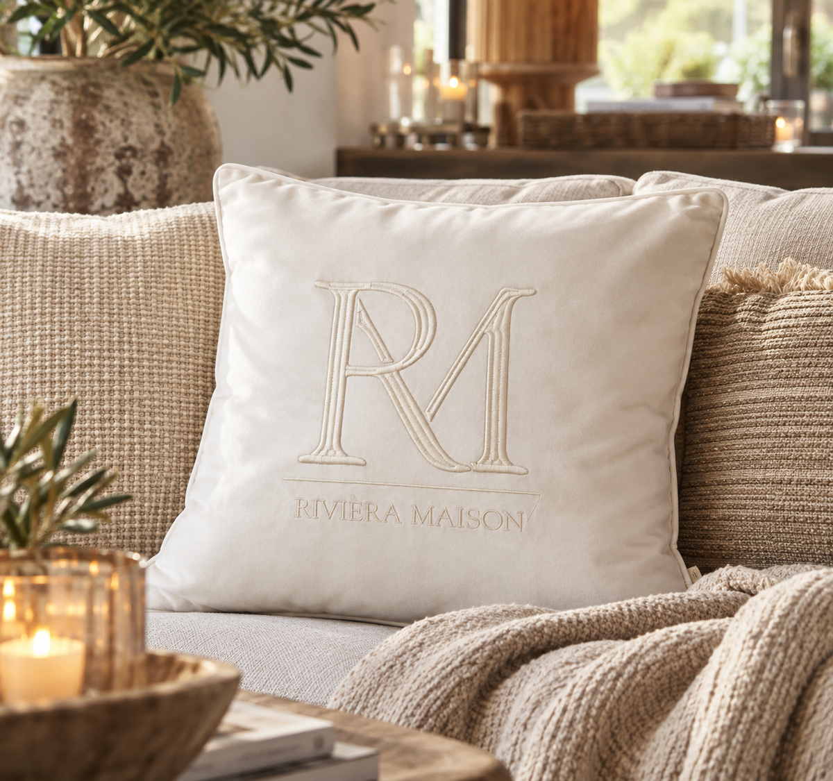 RM Monogram Velvet Pillow white 50x50