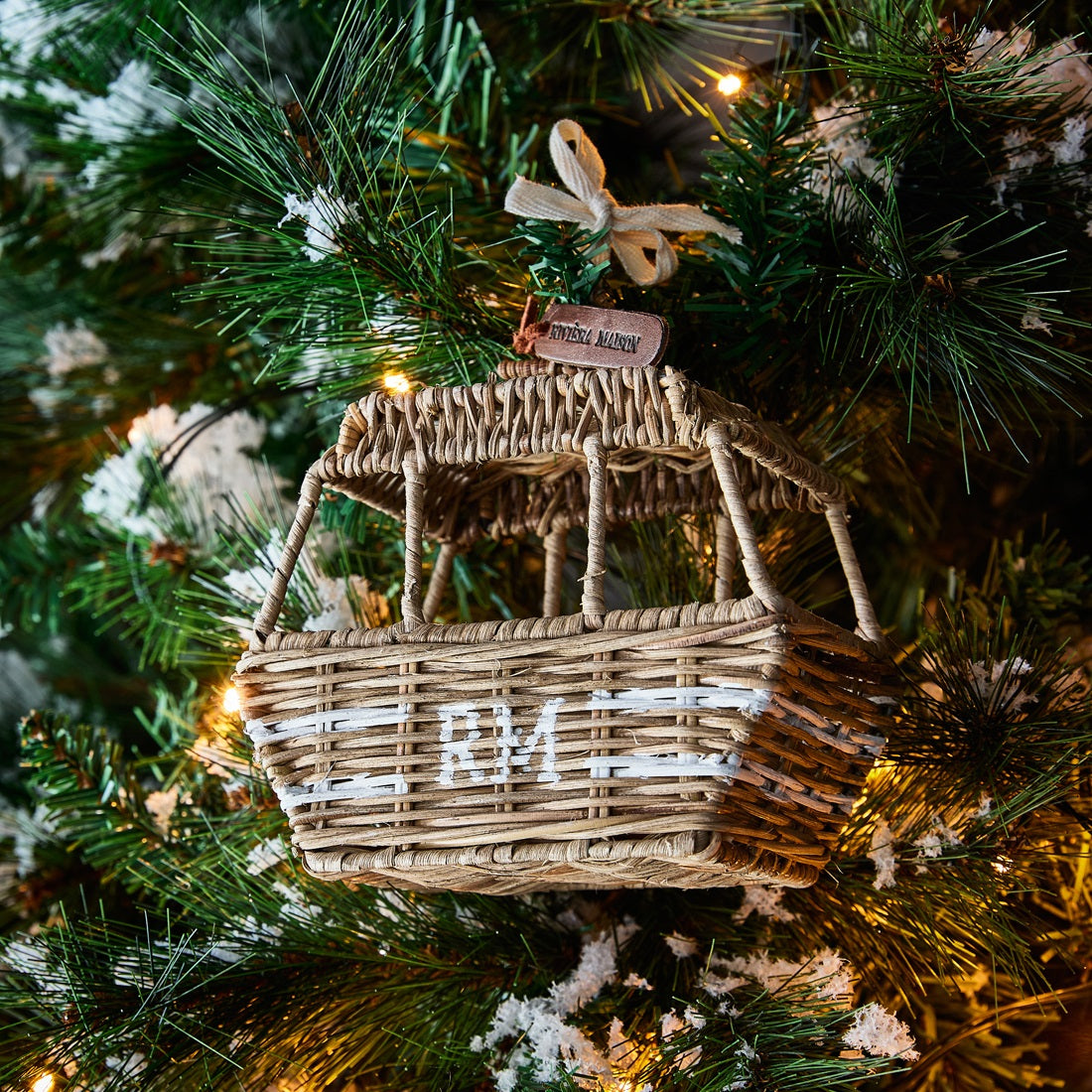 Rivièra Maison Rustic Rattan Ski Lift Ornament aus naturfarbenem Rattan als Weihnachtsbaumschmuck
