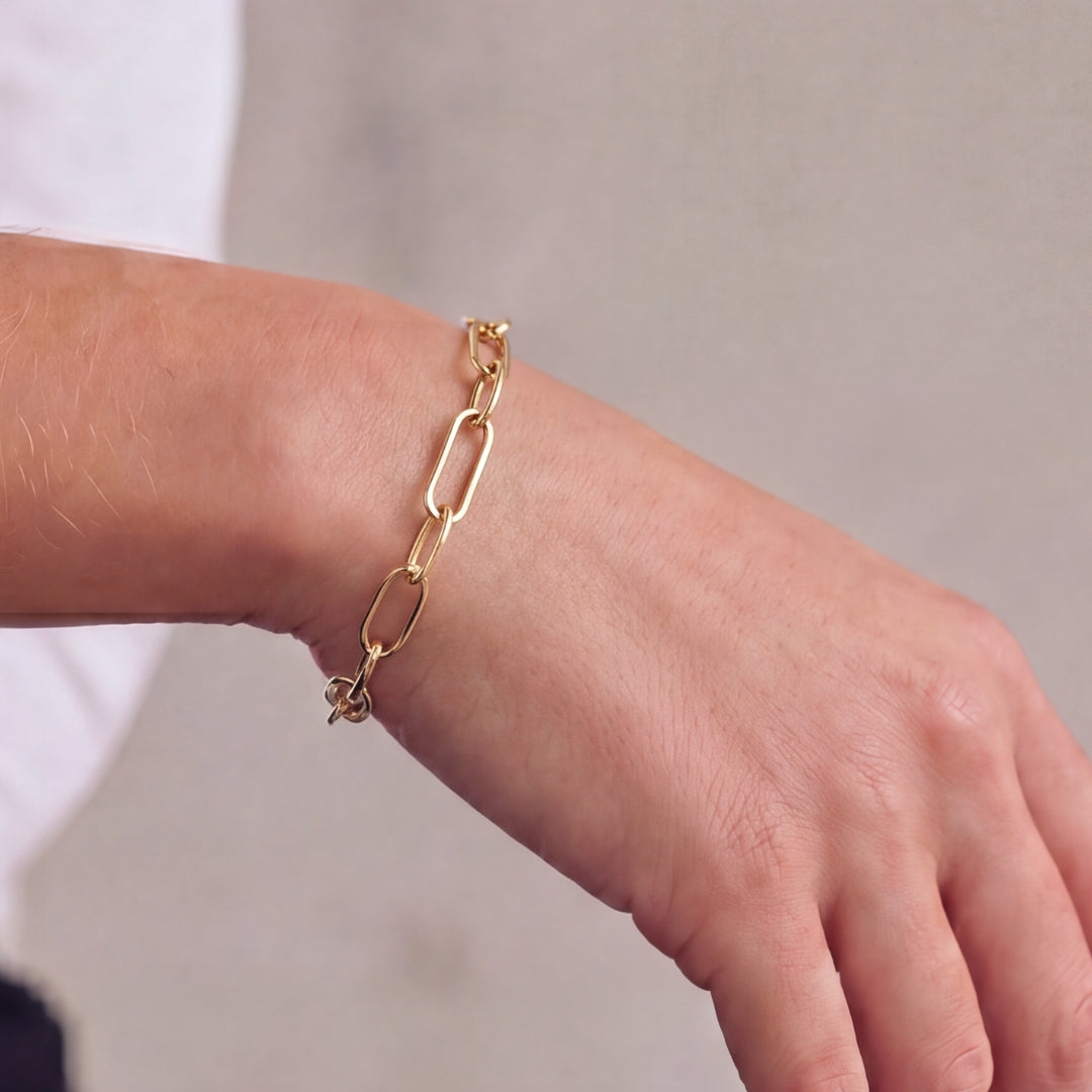 Rosanna de la Riva Armband RPu00317-DB in matt vergoldeter Ausführung.