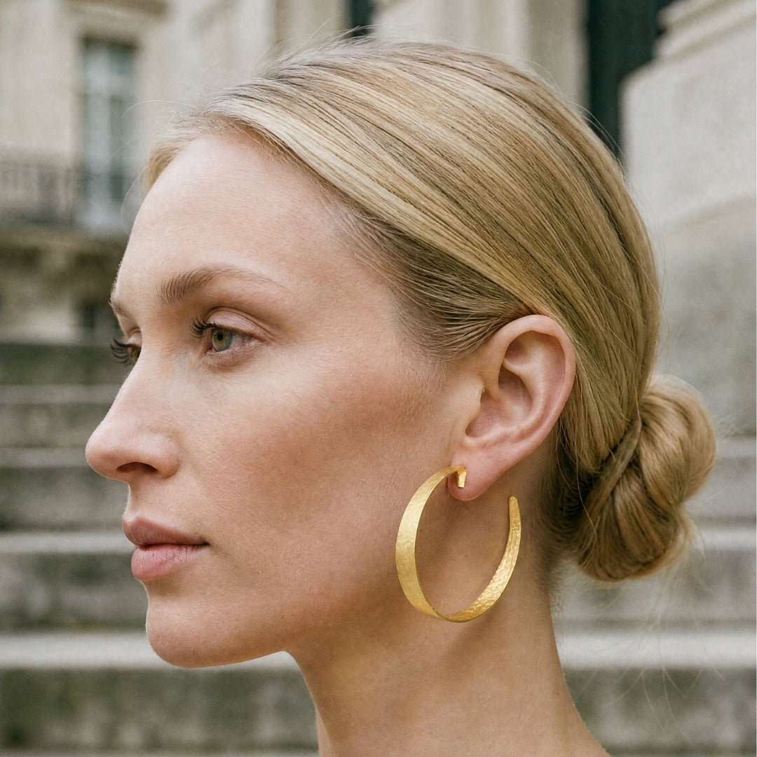 Elegante Ohrringe von Rosanna de la Riva im zeitlosen Design.