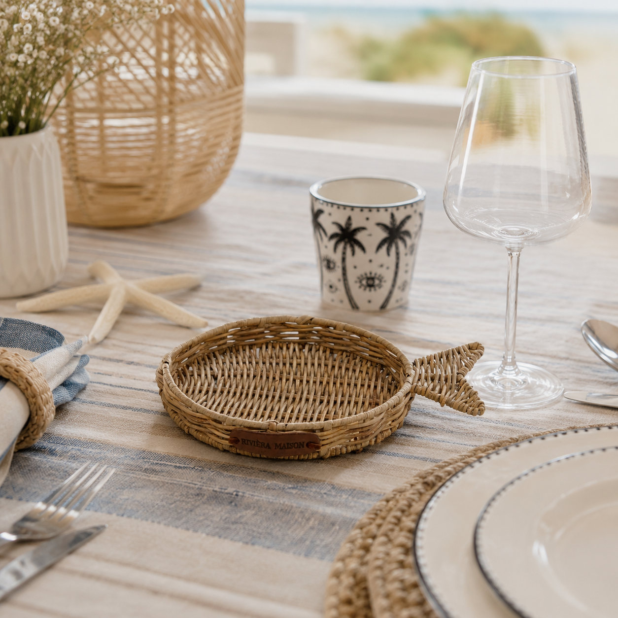 Rattan Tablett in Form eines Fisches Rustic Rattan Fish Mini Tray von RIVIERA MAISON