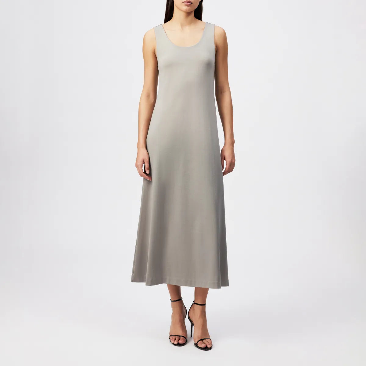 DRYKORN LOZIA Jersey-Kleid in knöchellanger Länge mit tiefem Rundhalsausschnitt, fließender Silhouette und hochwertigem Lyocell-Mix.
