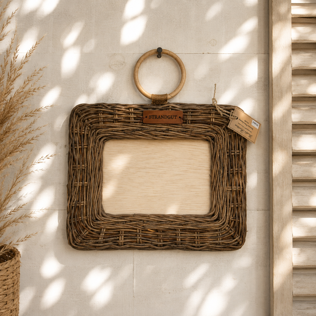 Rattan Photoframe 24 x 18 cm handgefertigter Bilderrahmen aus natürlichem Rattan mit rundem Aufhänger