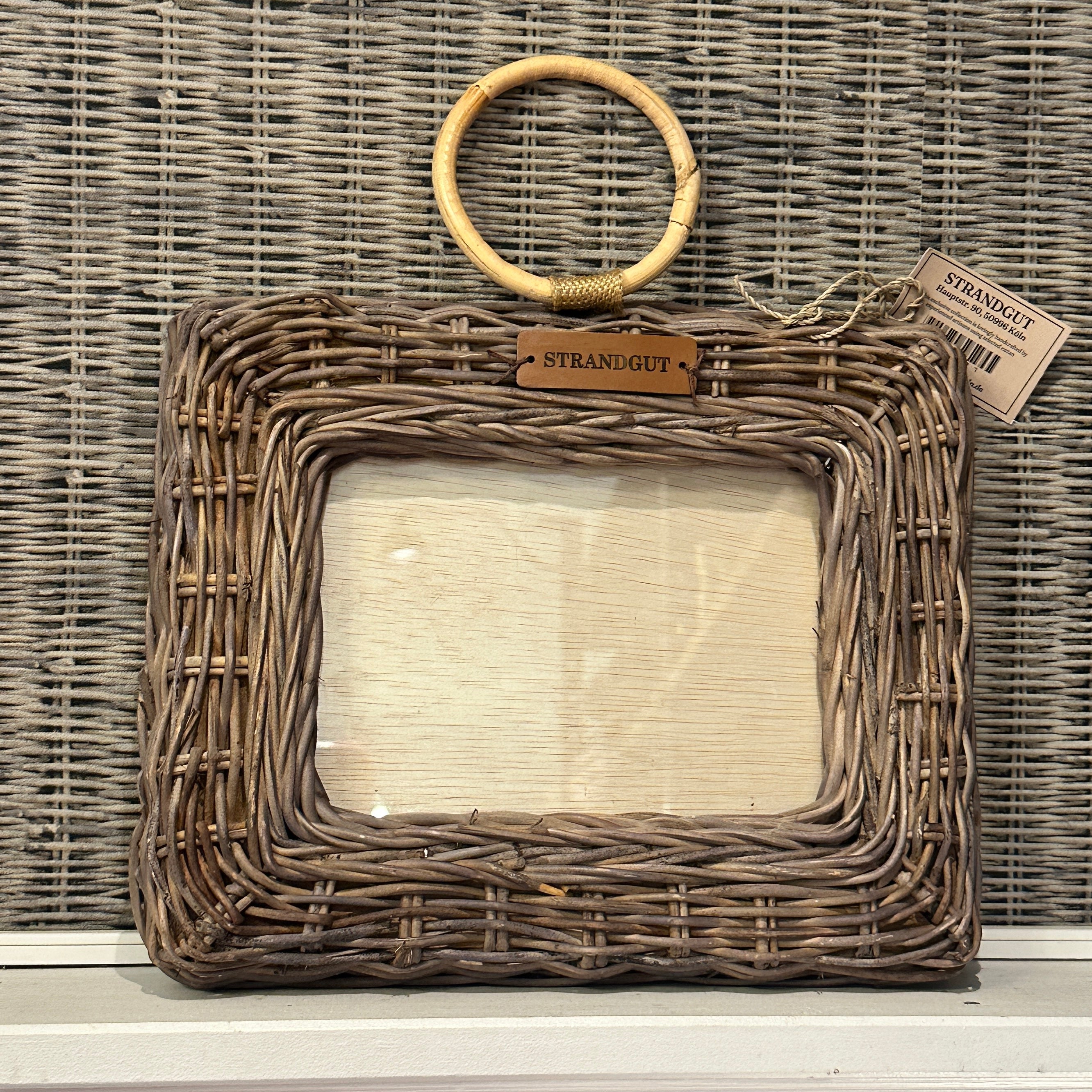 Rattan Photoframe 24 x 18 cm handgefertigter Bilderrahmen aus natürlichem Rattan mit rundem Aufhänger
