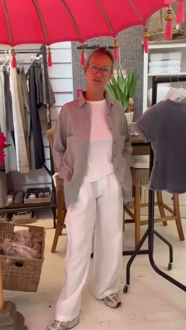 Beste Team der Welt 🫶 
Heute zeigen euch Astrid und Nina unsere schöne Leinen-Kollektion von DIRTY LAUNDRY aus Griechenland. Es sind noch nicht alle Teile im Onlineshop, aber ihr könnt auch gerne per DM bestellen oder ruft uns an: 0221 / 99 87 68 20

#fashionblogger #ootd #rodenkirchen #strandgut #dirtylaundry